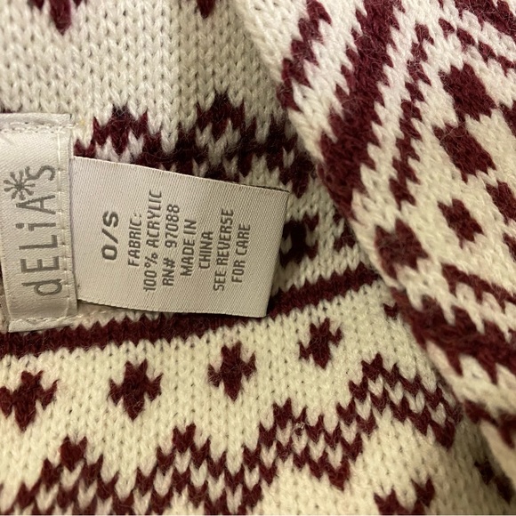 Delia’s Scarf - Picture 2 of 2